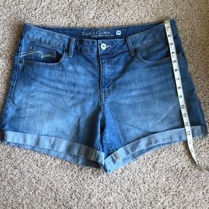 Faded Glory Cuffed Short - 4.5”